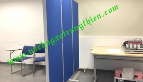 Vách ngăn văn phòng nỉ là màu sắc được thiết kế nhẹ nhàng