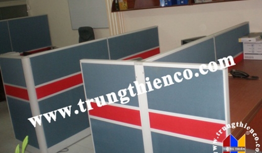 Ưu và nhược điểm của vách ngăn văn phòng chất liệu gỗ và nỉ